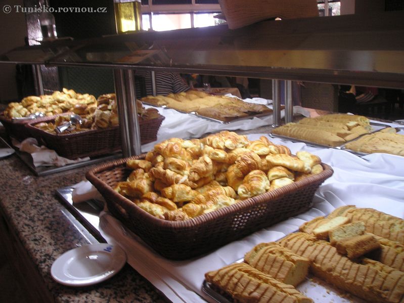 jidlo hotel pecivo.jpg