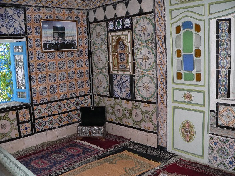muzeum kartago kachliky.jpg