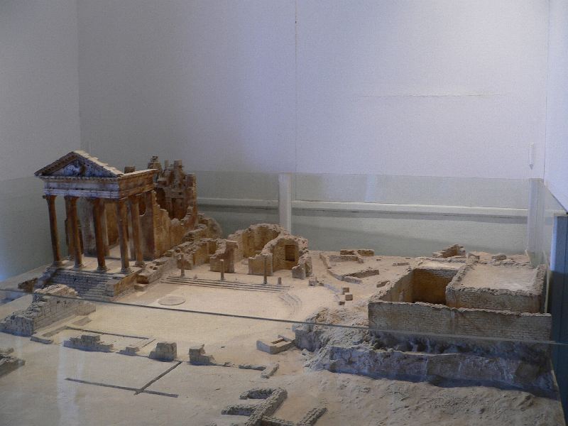 muzeum kartago model 34.jpg